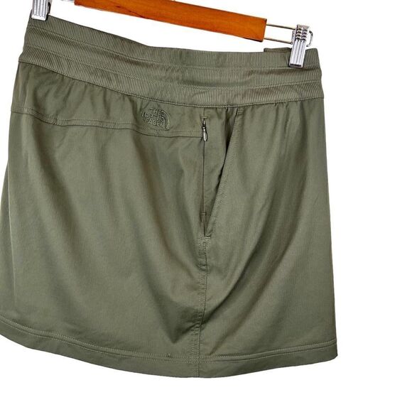 THE NORTH FACE Aphrodite Skort in Dark Olive Green Size XL = 16 - 18 - Picture 11 of 15